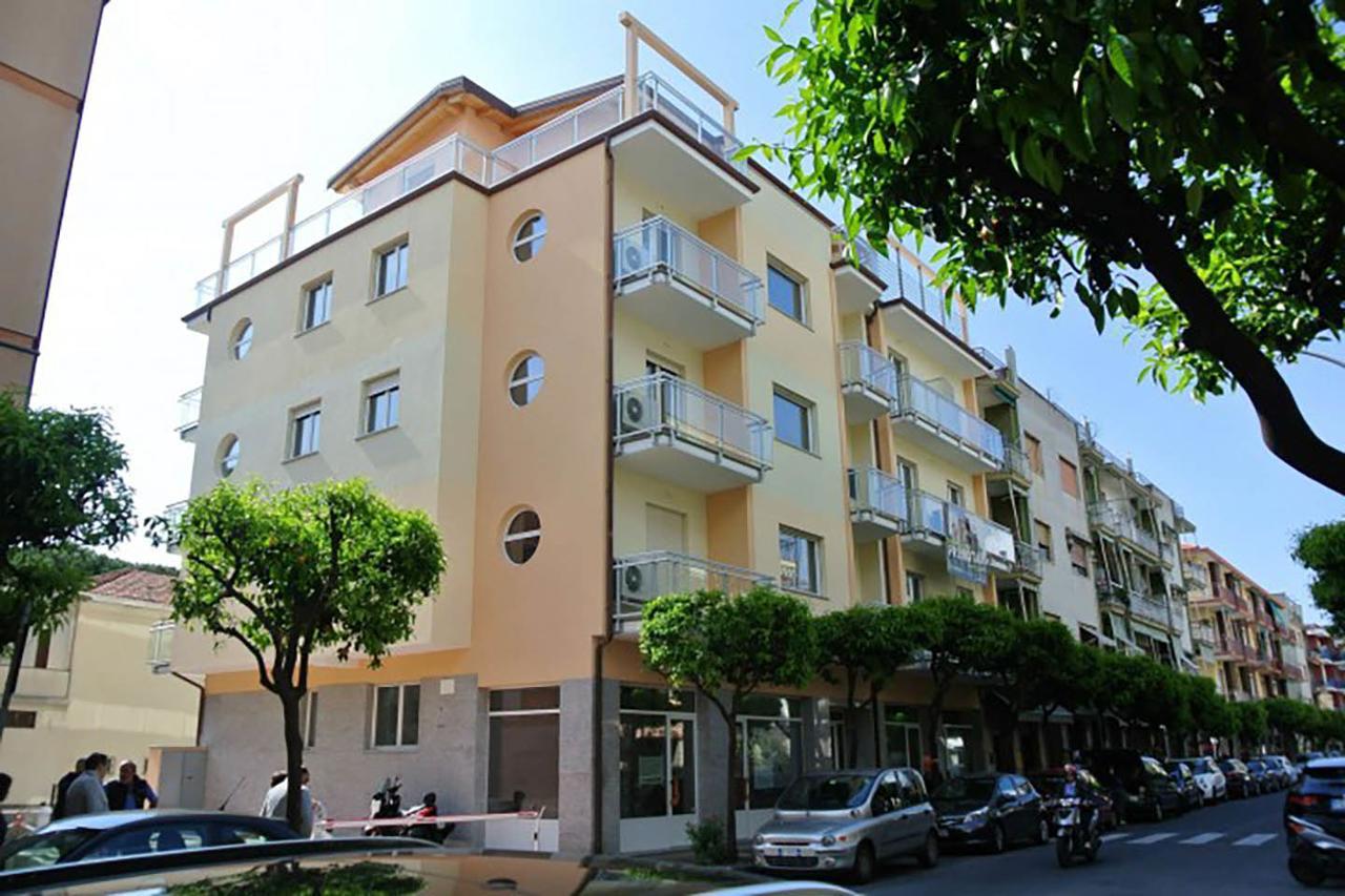 Colibri Apartments Diano Marina Dış mekan fotoğraf